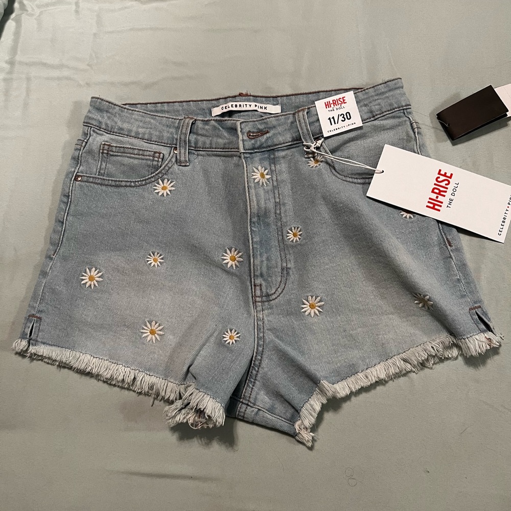 Woman’s shorts brand new
